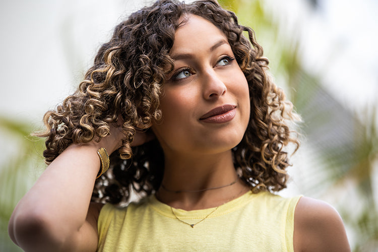 How to Hydrate Dry or Damaged Curls